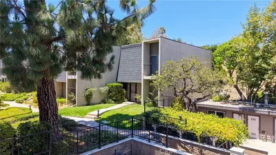 1225 Rosecrans 36A