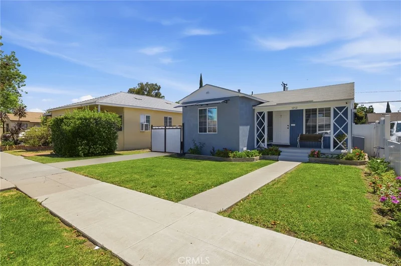 Photo 2 of 5952 Gaviota