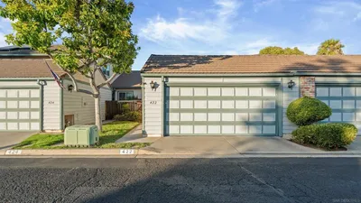 422 Devonshire Gln photo 2