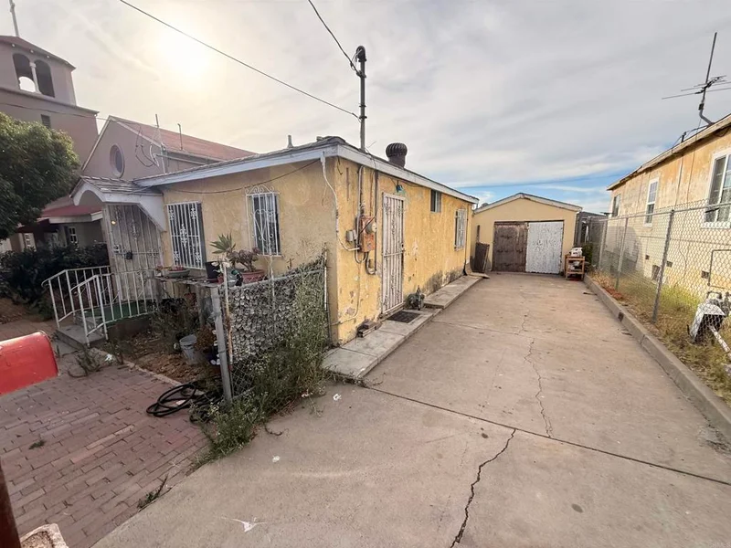 901 E 16th Street, National City, CA 91950