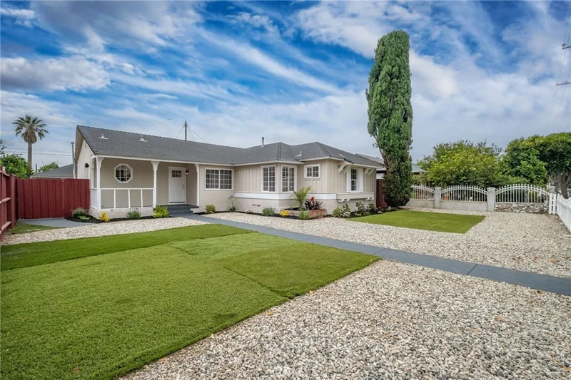 20756 Saticoy Street photo 2