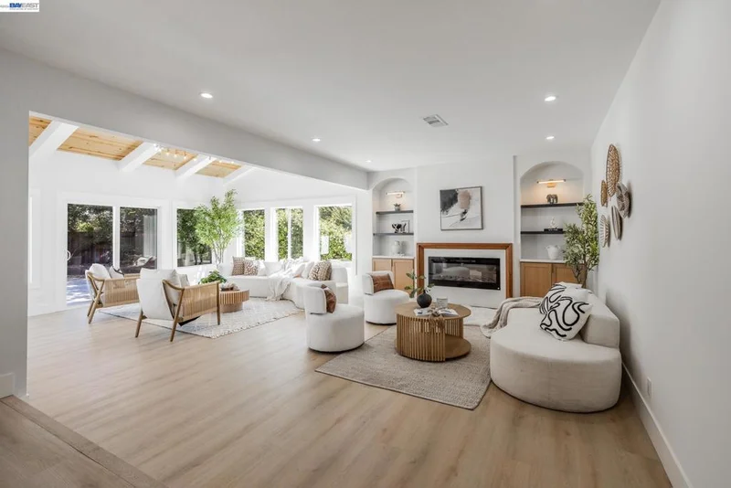 1393 Annapolis Way