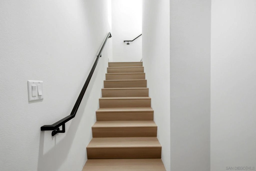 Interior 4