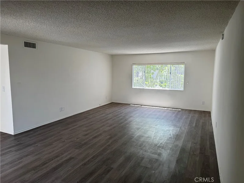 475 E Cypress 300