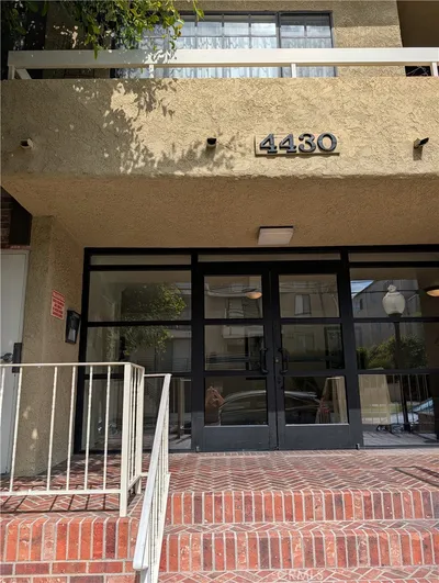 4430 Noble Av