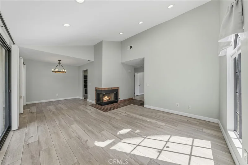 600 Central Avenue 376 photo 2
