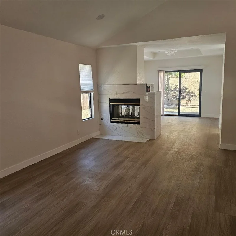 2951 Wimbledon photo 2