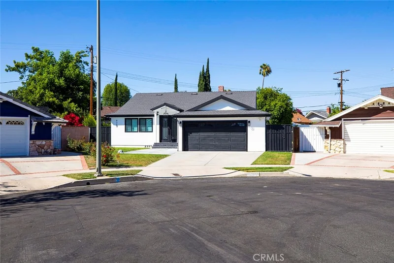 8352 Capps photo 2