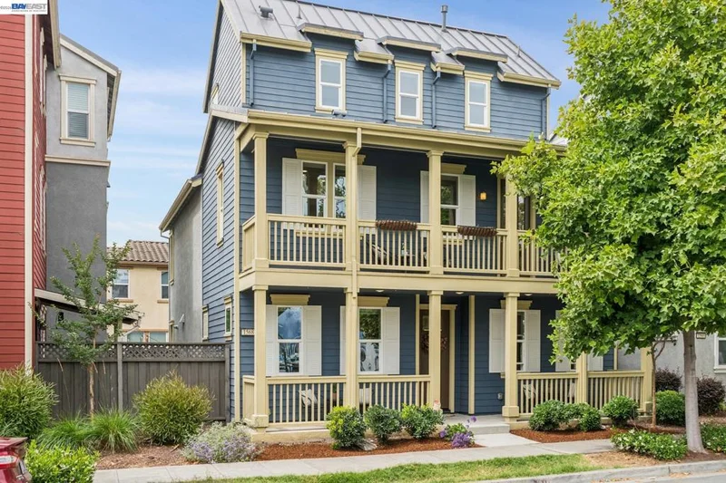 1568 Clement Ave, Alameda, CA 94501