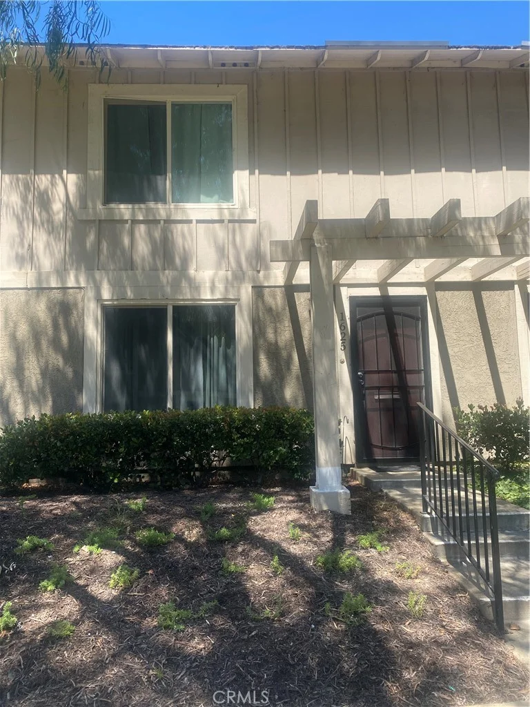 1625 Heather Drive photo 2