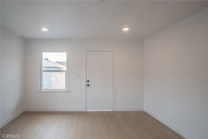 2216 Continental Avenue photo 2