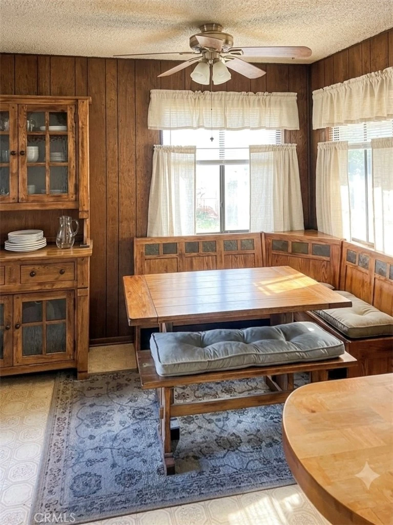 Interior 4