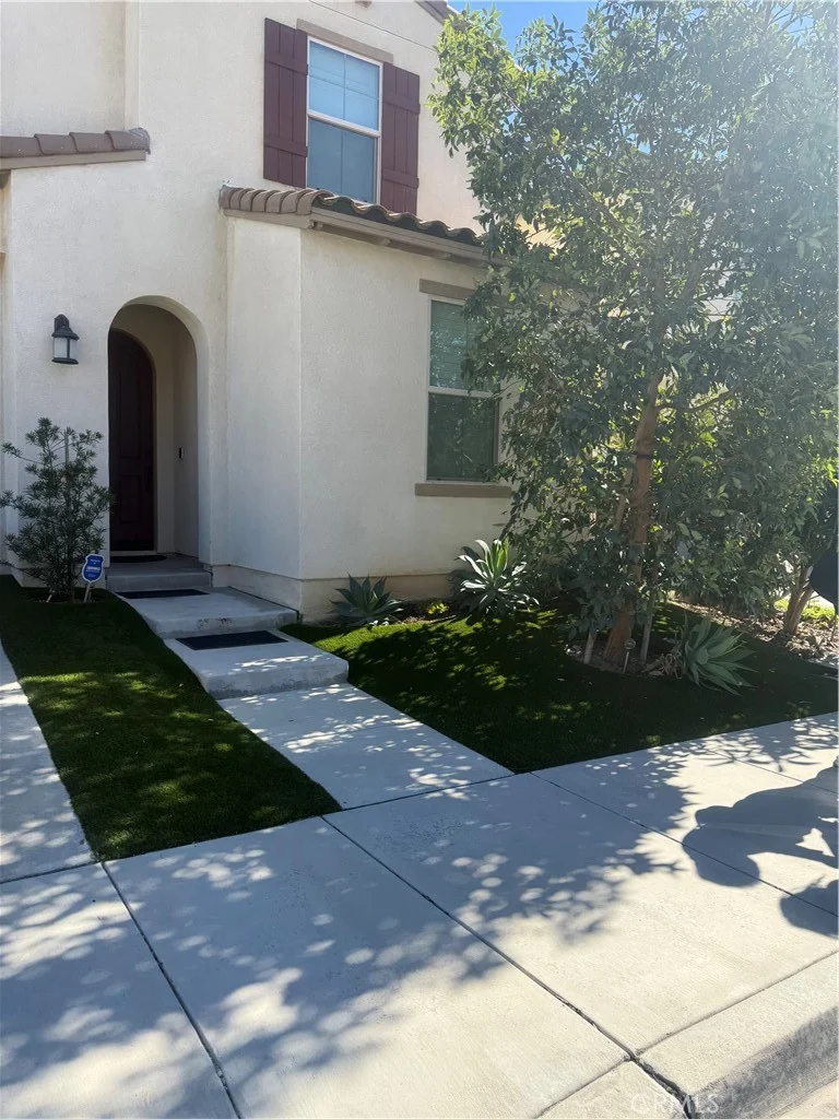 467 N Pinewood photo 2