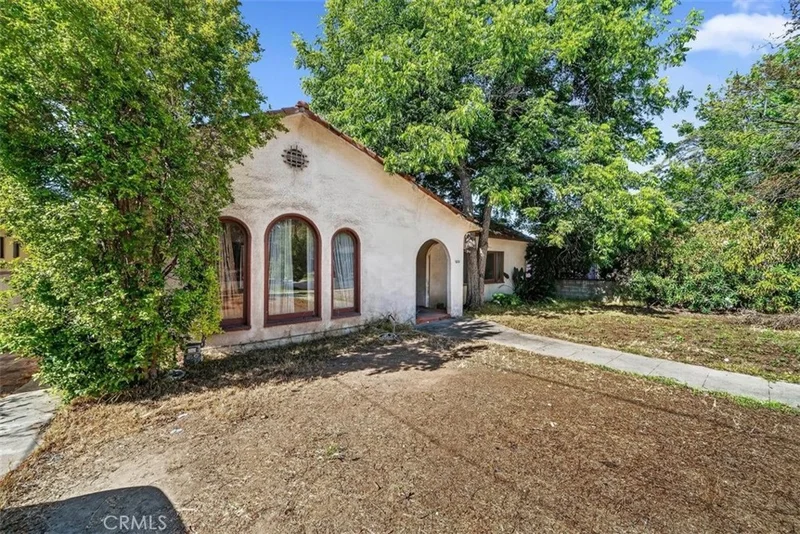 1050 Atchison, Pasadena, CA 91104
