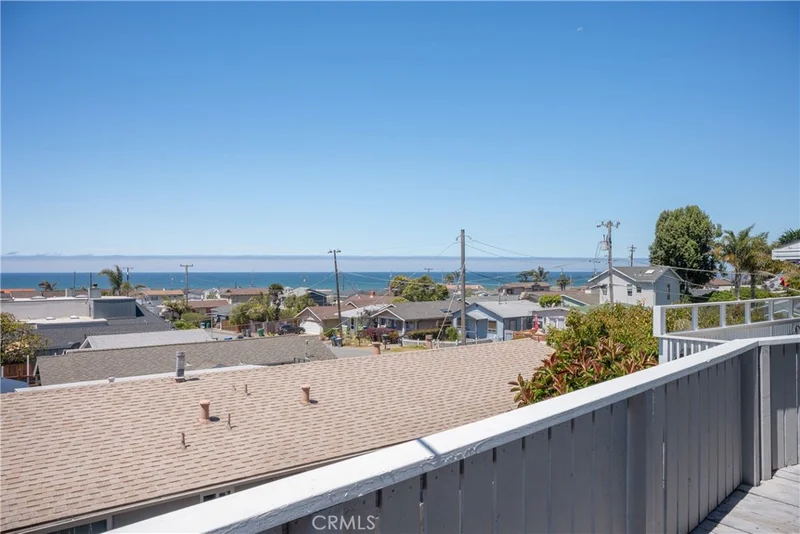 Photo 2 of 1124 S Ocean Avenue