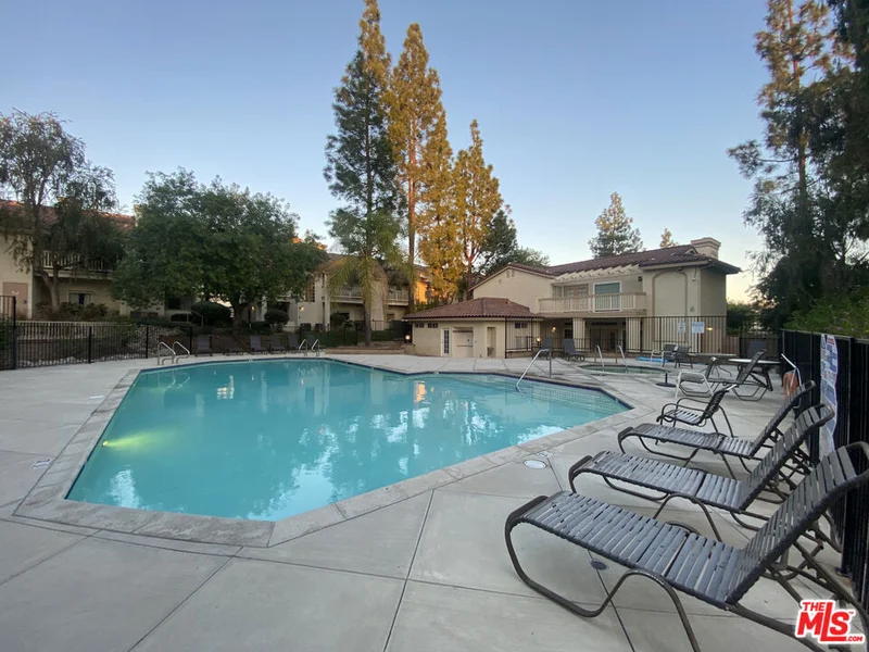675 Oak Run Trail Tl301, Oak Park, CA 91377