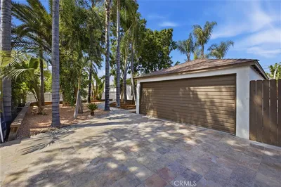 6845 Aura Avenue photo 2
