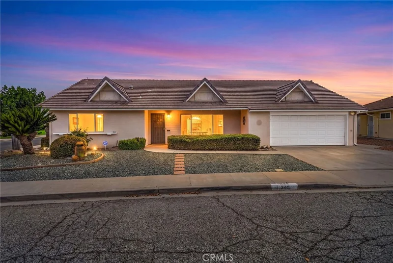 1240 W Montrose Avenue, Hemet, CA 92543