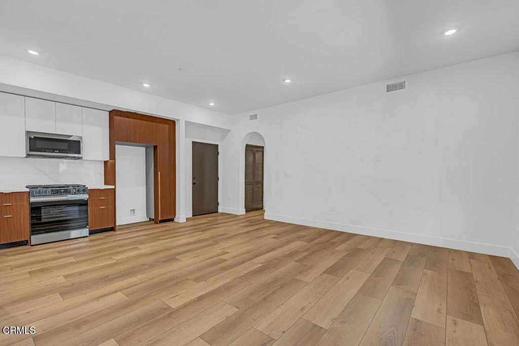 Interior 4