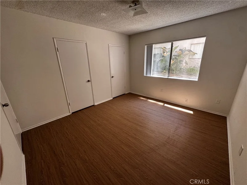475 E Cypress 118