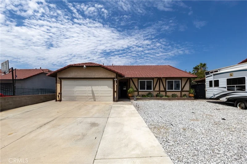 8934 Sultana photo 2
