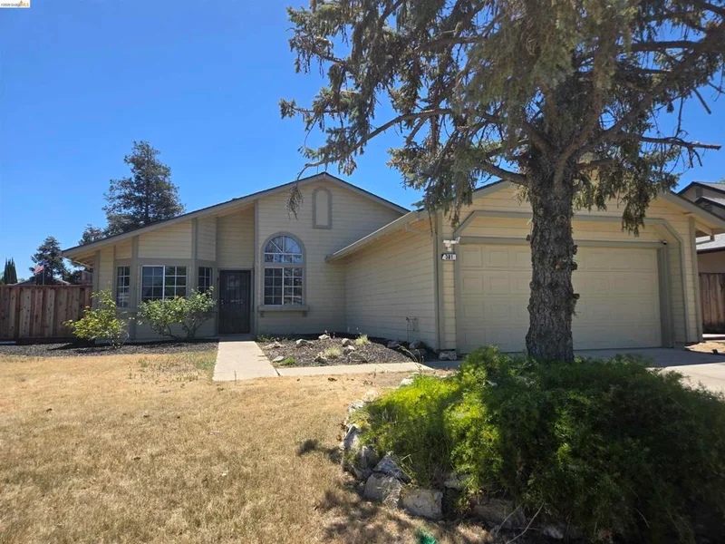301 Maude Ct, Oakley, CA 94561