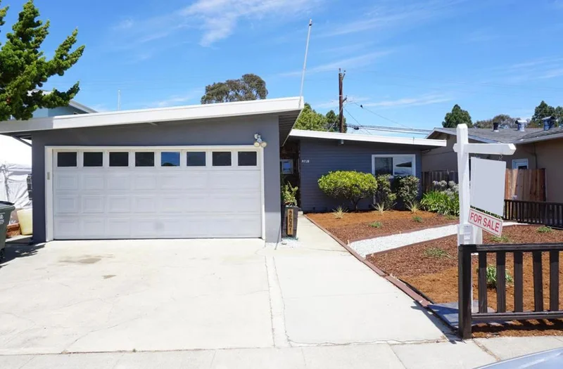 2641 Holland Street