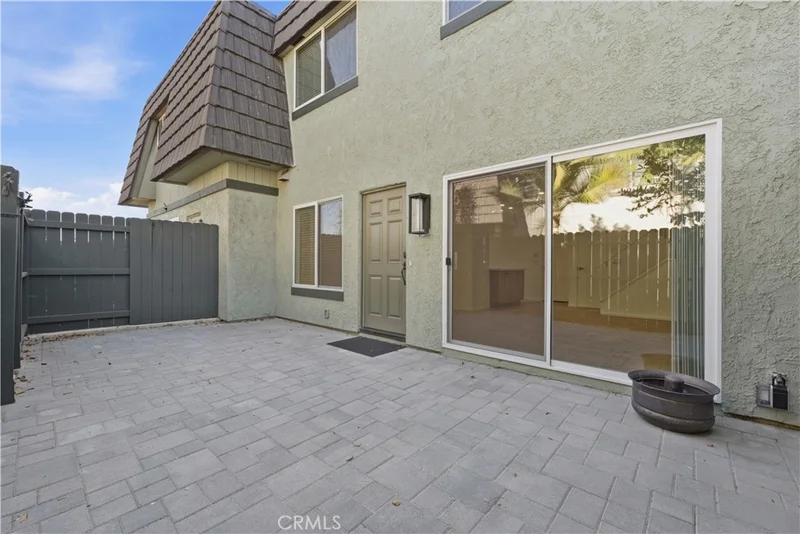1651 Iowa Street C photo 2
