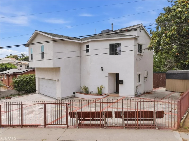 709 Warren Lane, Inglewood, CA 90302