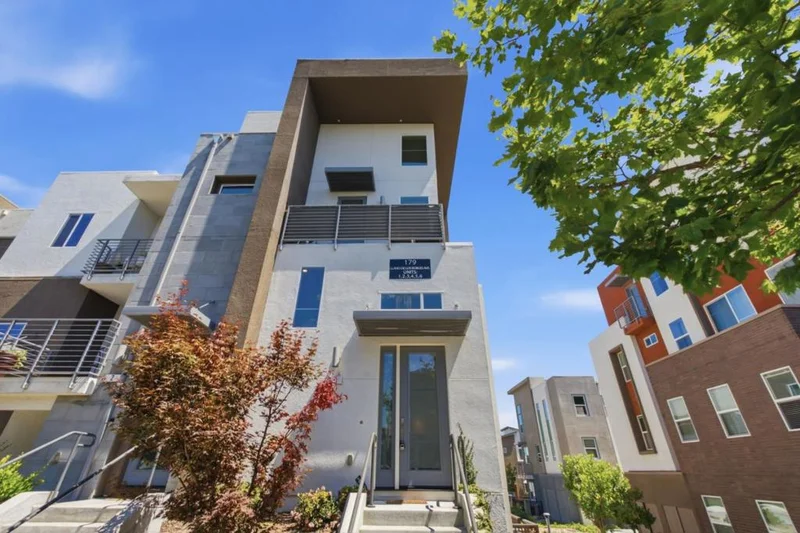 179 Llano De Los Robles Avenue 1, San Jose, CA 95136
