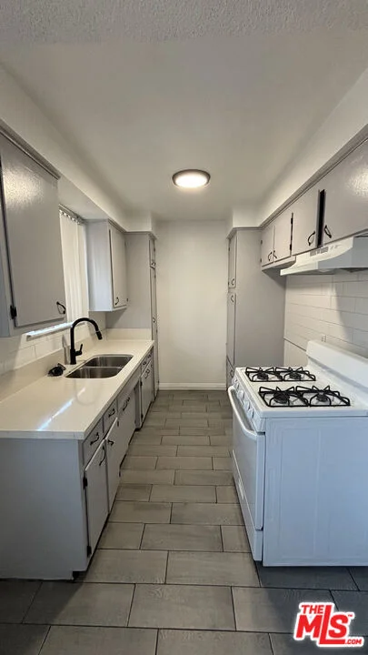 8759 Tobias Avenue Apt 29