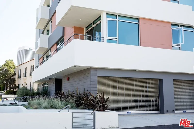 938 S Orange Grove Avenue 302, Los Angeles, CA 90036