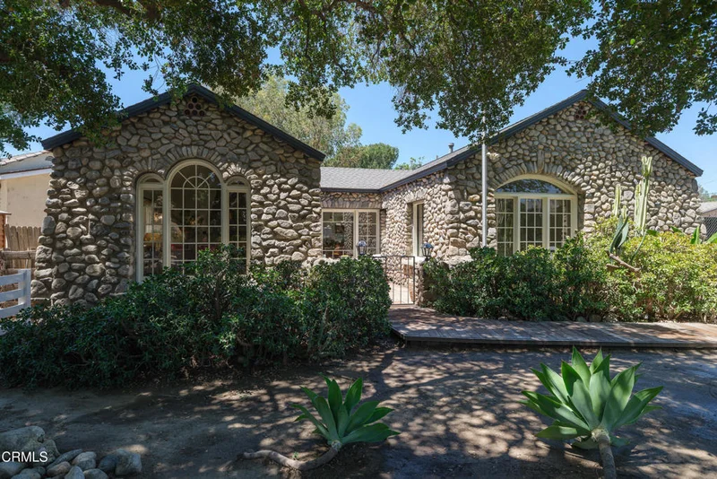 10107 Stonehurst Avenue, Los Angeles, CA 91352