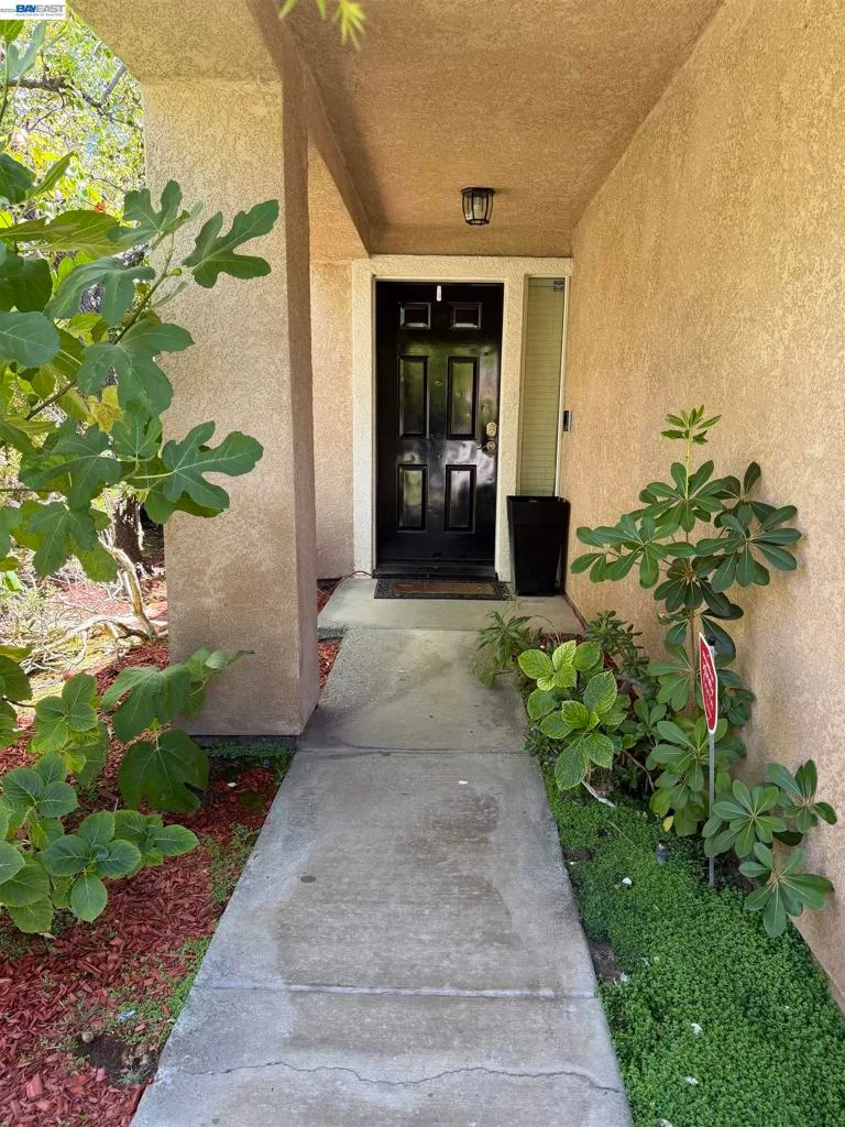 433 Calistoga Cir photo 2