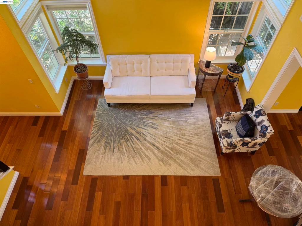 Interior 4