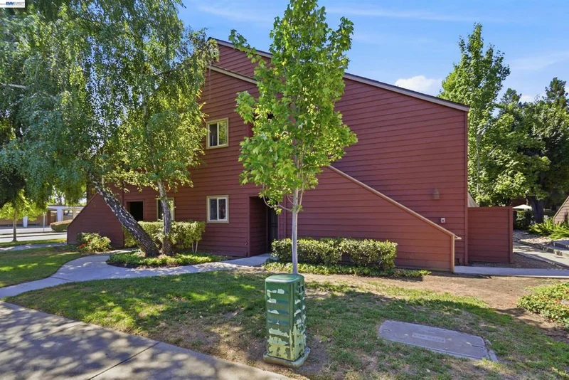 947 Catkin Court