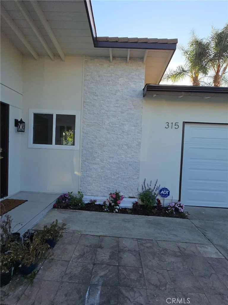 315 S Agate photo 2