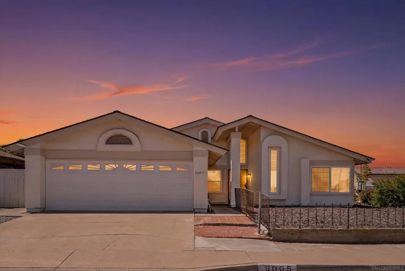 9005 Chart House St, San Diego, CA 92126