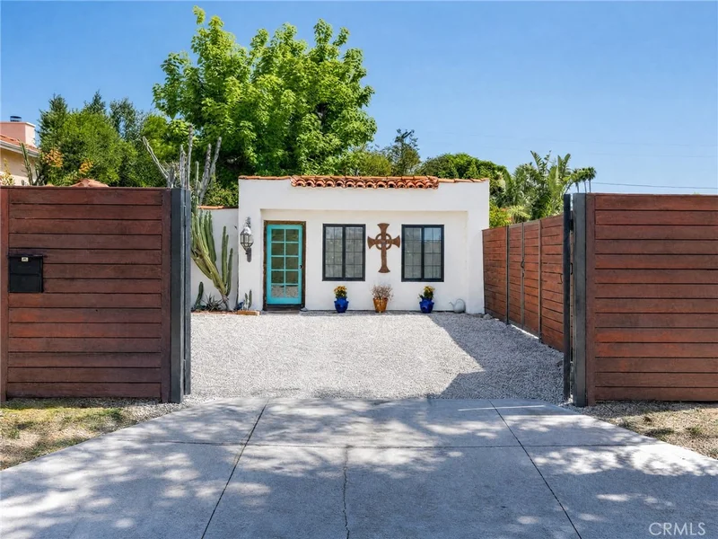 22028 Covello Street A, Canoga Park, CA 91303