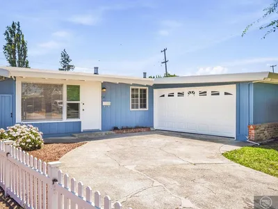 714 Lakebird Drive