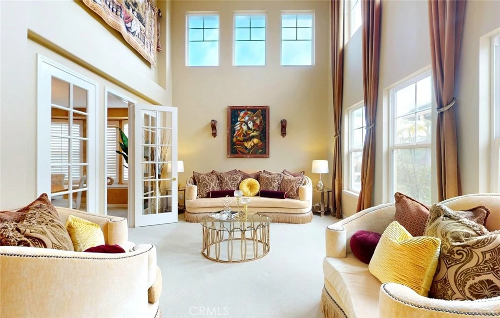 Interior 4