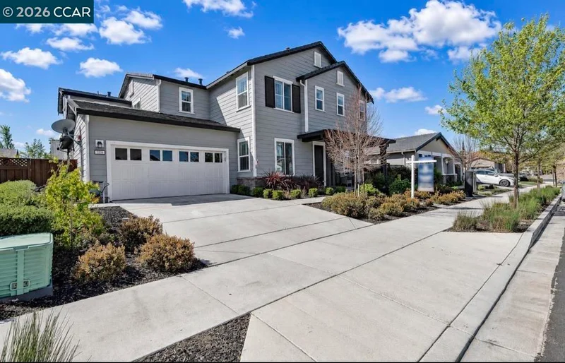 582 Mandevilla Dr