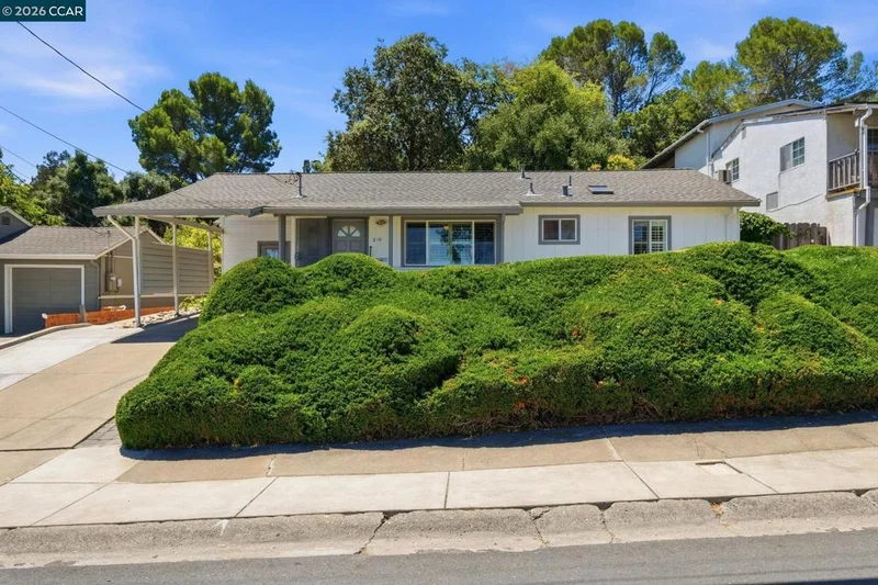 Photo 2 of 210 Vista Way
