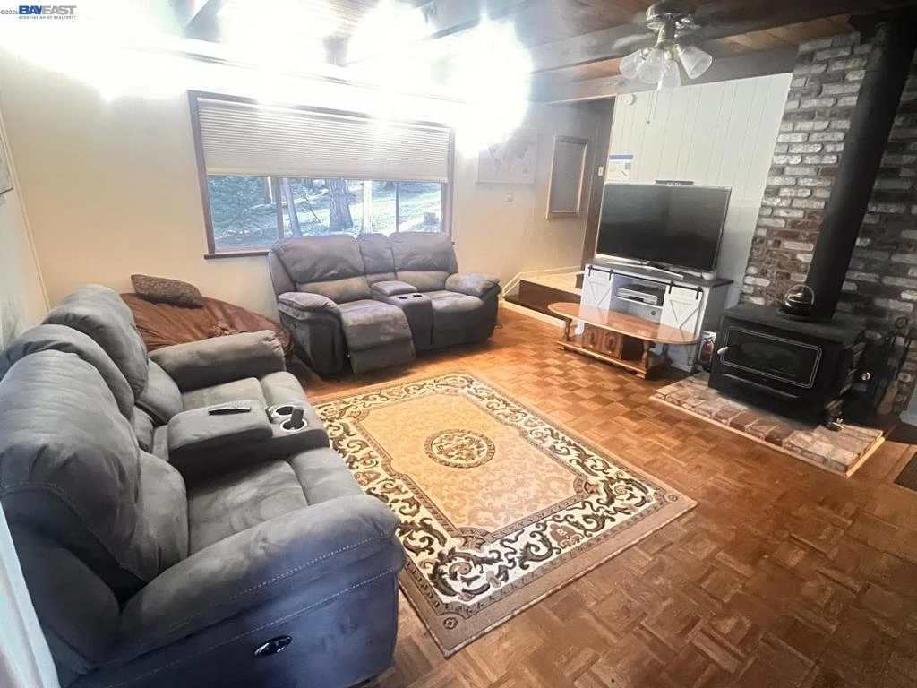 Interior 4