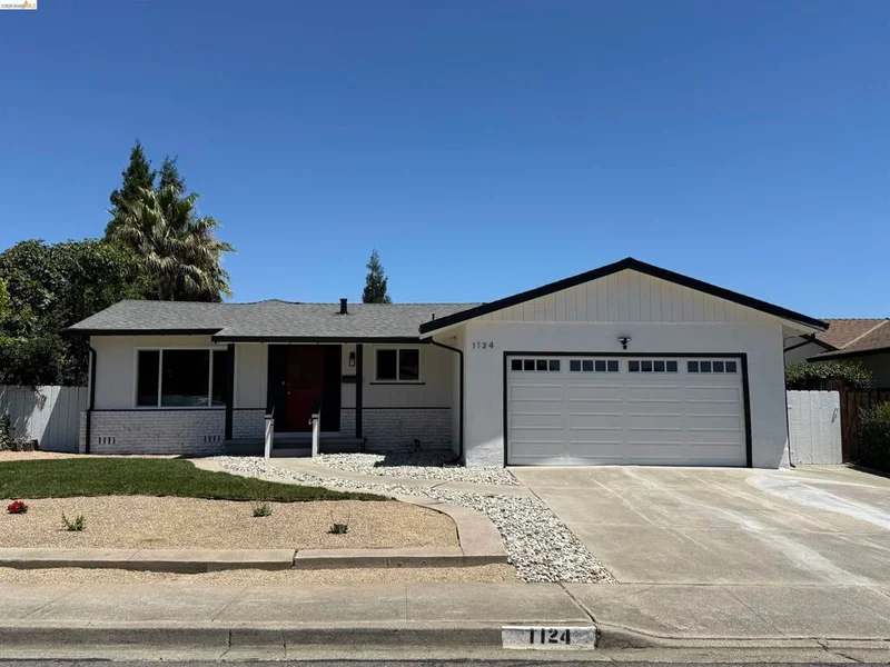 1124 Monterey Dr