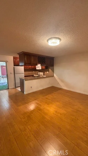 18530 Hatteras Street 102 photo 2