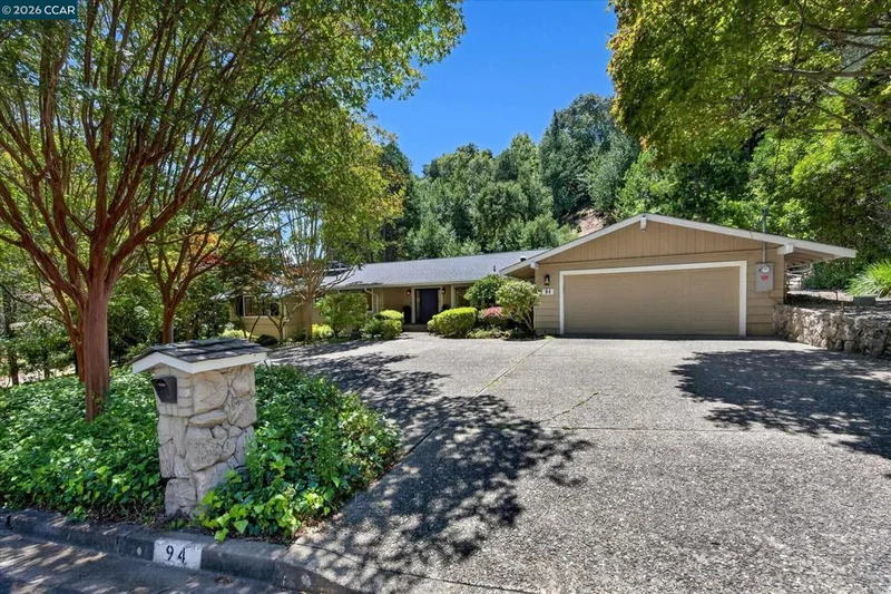 94 Devin Drive, Moraga, CA 94556