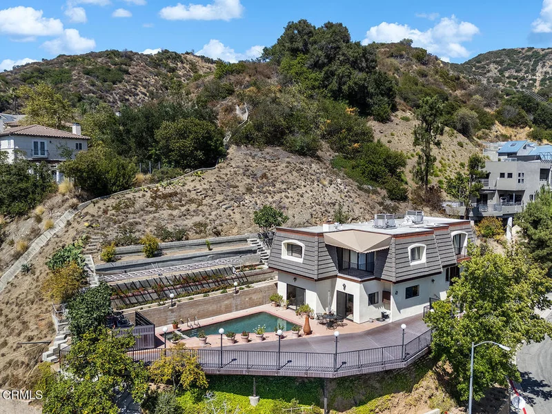 1861 Oakmont Terrace