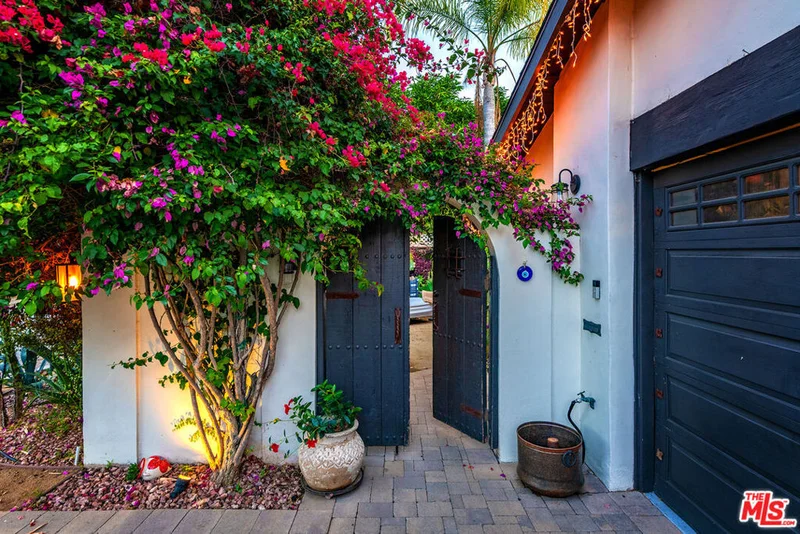 4635 Bellflower Avenue, North Hollywood, CA 91602