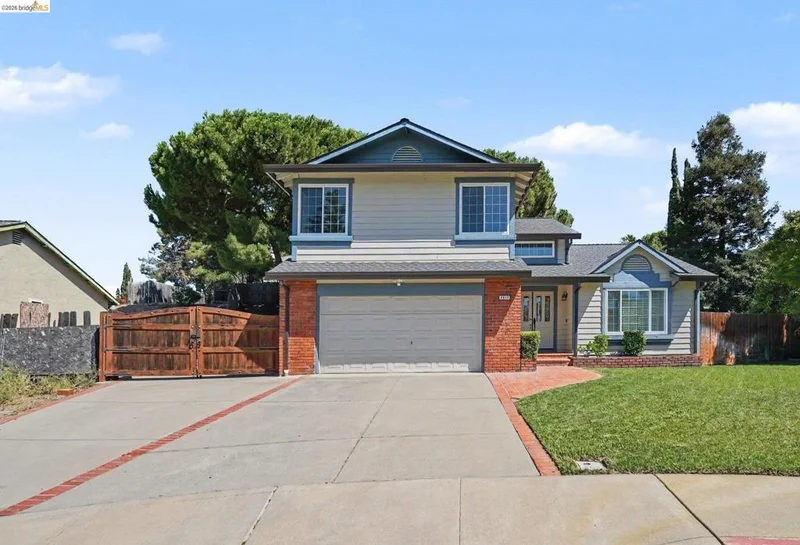 3813 Dove Ct photo 2